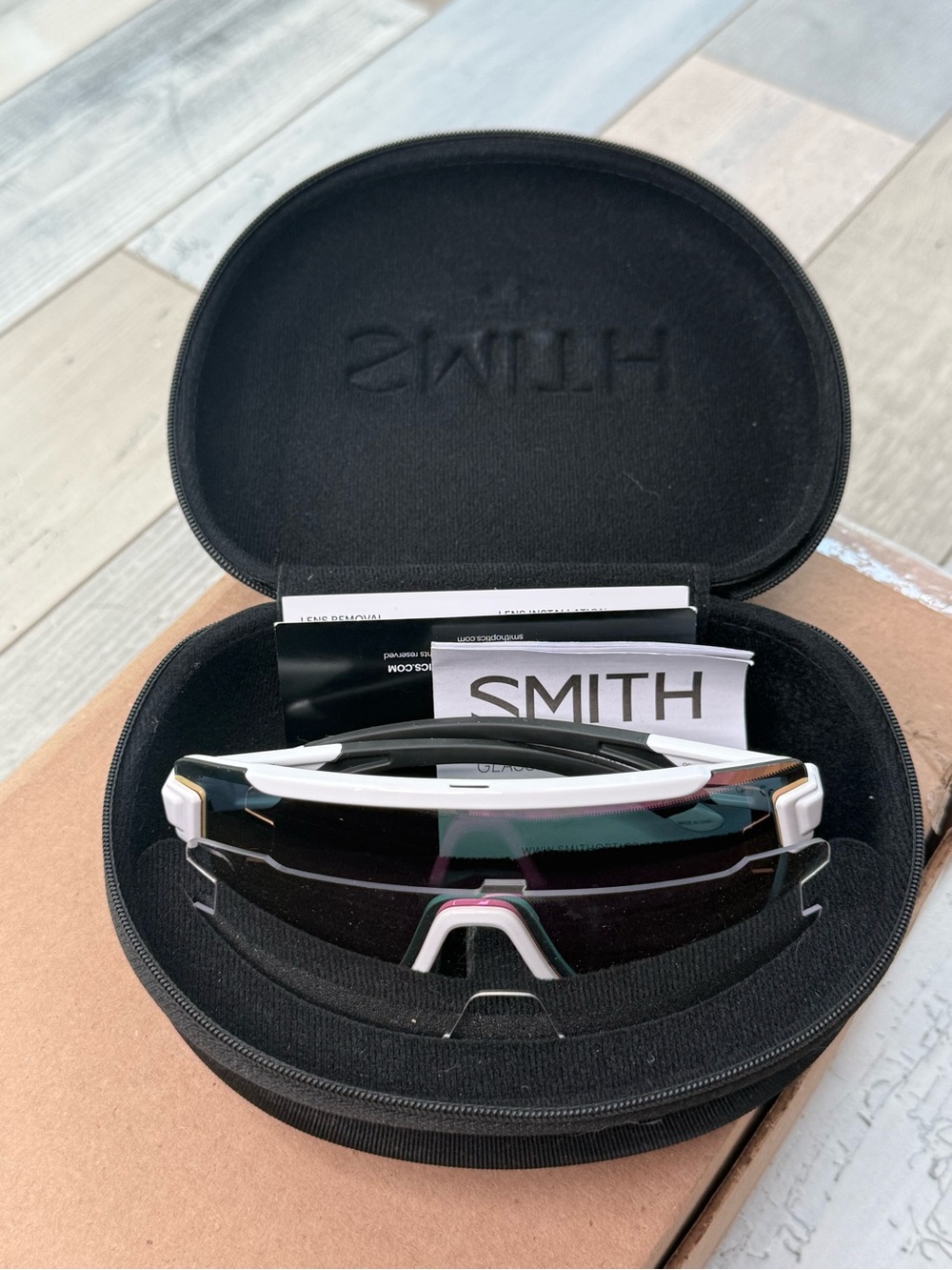 Smith Wildcat White w/ChromaPop Violet Mirror - Picture 2 of 9